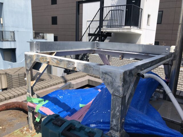 屋上補給水槽交換事例